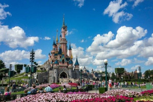Disneyland பரிஸில் ‘Frozen’ உலகத்தின் வருகையும் விலை உயர்வும்!!