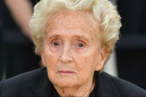 முன்னாள் முதல் பெண்மணியான Bernadette Chirac 93 வயதில் காலமானார்!!