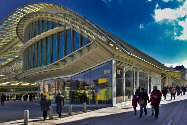 Châtelet-les-Hallesஇல் இரண்டு ஆண்டுகளாக கடைகளை கொள்ளையடித்த 9 பேர் கைது!!