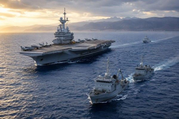 ஹோர்முஸ் நீரிணையில் பதற்றம் தணிவு : தாயகம் திரும்பும் Charles de Gaulle போர்க்கப்பல்!!