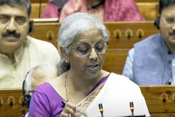 மத்திய அரசின் 2026-2027 பட்ஜெட்டில் கவர்ச்சி இல்லை!