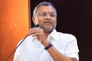 கமேனிக்கு எதிரான விமர்சனம்; கார்த்திக்கு எதிராக போராட்டம்