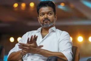 உச்சத்தை விட்டு வந்த விஜய்க்கு மிச்சம் இவ்வளவு தானா