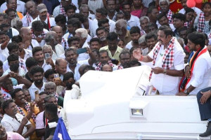 செங்கோட்டையன் மீது பழனிசாமி பாய்ச்சல் !!