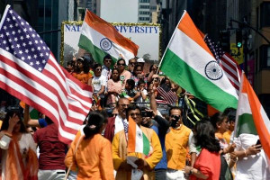 இந்தியர்களின் அமெரிக்க கனவு கசந்தது; வெளியேற துடிக்கும் 40 சதவீதம் பேர்