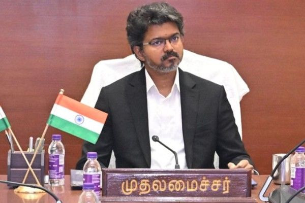நாட்டின் டாப் 10 பெரும் பணக்கார முதல்வர்கள் பட்டியல்; 3வது இடத்தில் முதல்வர் விஜய்