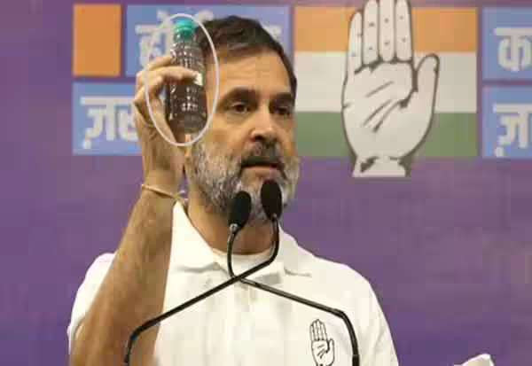 யமுனை தண்ணீரை குடியுங்கள்; மருத்துவனையில் வந்து பார்க்கிறேன்: கெஜ்ரிவாலை கிண்டல் செய்த ராகுல்!