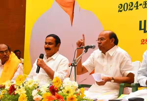 அன்புமணியை சஸ்பெண்ட் செய்ய குழு: தேர்தல் கமிஷனுக்கு ராமதாஸ் கடிதம்