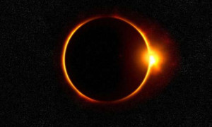 100 ஆண்டுகளுக்கு ஒருமுறை நிகழும் அரிதான சூரிய கிரகணம்
