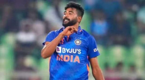 முதல் செசனிலேயே தெறிக்கவிட்ட சிராஜ்- தடுமாறும் மேற்கிந்திய தீவுகள்