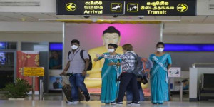 இலங்கை செல்லும் வௌிநாட்டவர்களுக்கு விமான நிலையத்தில் வாகன சாரதி அனுமதிப்பத்திரம்