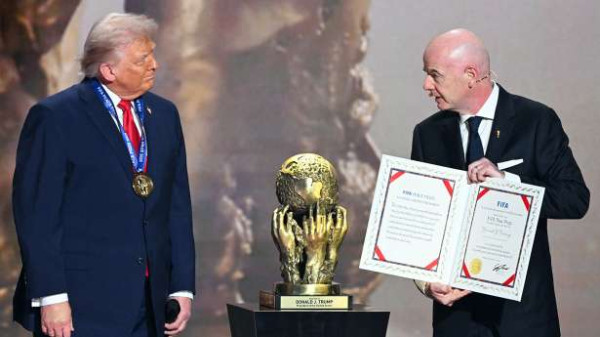டொனால்ட் டிரம்பிற்கு FIFA சமாதான விருது